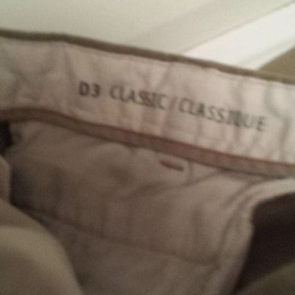 Men's Dockers signature Khaki pants 48"waist by 34" length - Picture 5 of 7